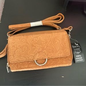 Bueno Leather Crossbody Wristlet